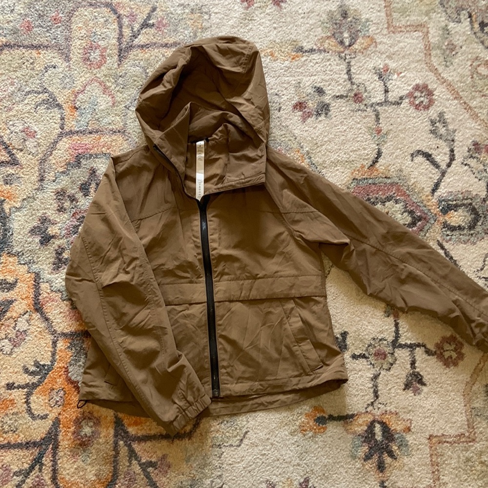 Lululemon windbreaker